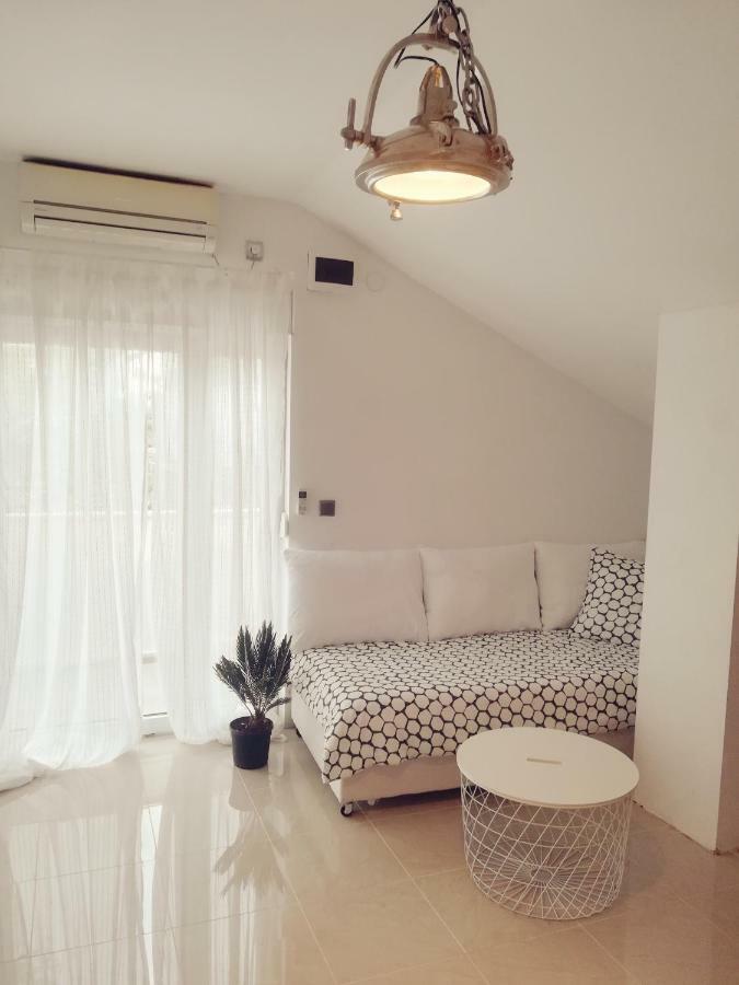 Villa House For Rent Paola Ražanac Exterior foto